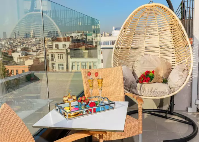 هتل موکارناس پرا استانبول